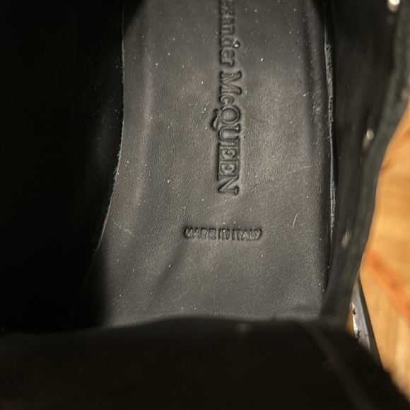 Alexander McQueen - Picture 16 of 16